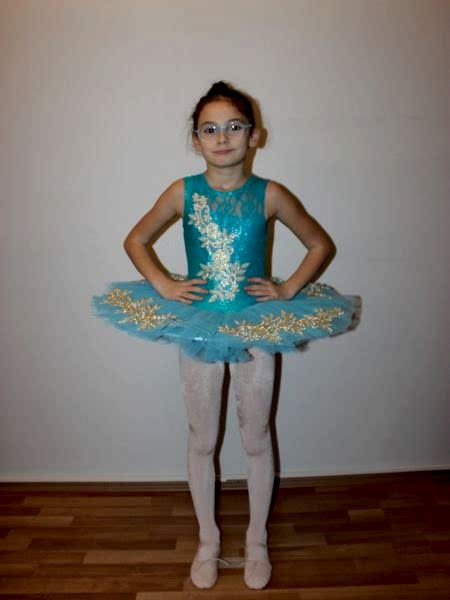 AYCE KOSTÜM - SARI İŞLEMELİ MAVİ DİK TÜTÜ - T34