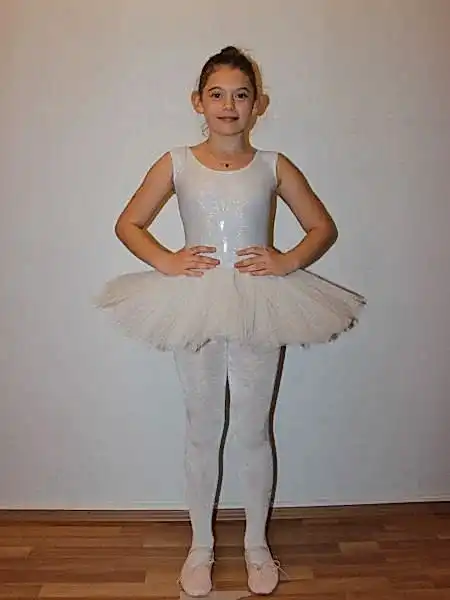 Ayce Kostüm - Beyaz Yarım Kol Parlak Tütü -  T64