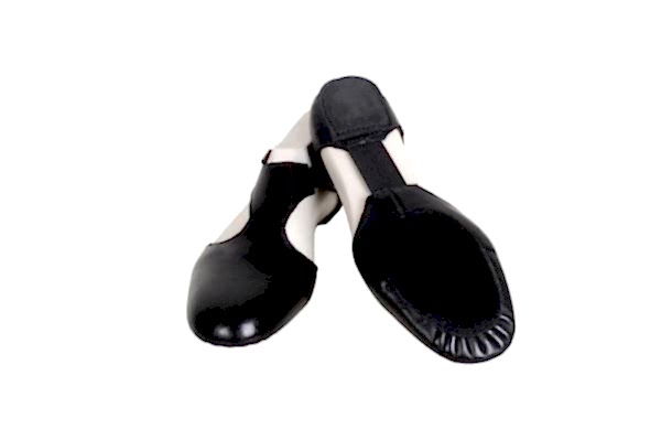 ÖĞRETMEN AYAKKABISI A06